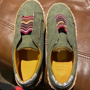 Slip on shoes rubber soles